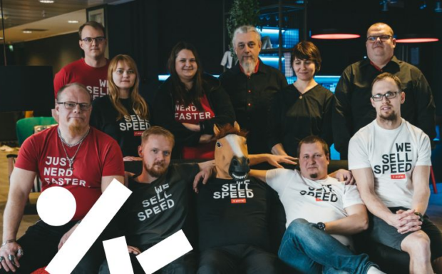 Zone customer support or how our mighty dozen helps out 200,000 users